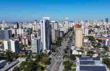  Paraná tem 8 cidades entre as 100 maiores economias do Brasil; 353 municípios tiveram aumento do PIB
